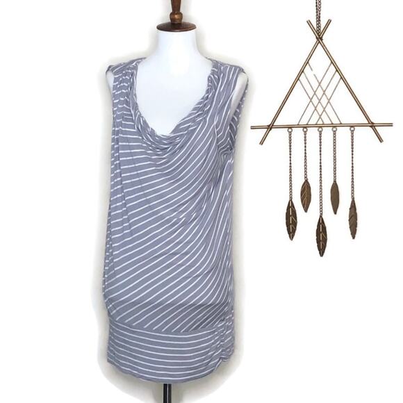 Express Gray White Striped Sleeveless Shirt Size M - Picture 1 of 8
